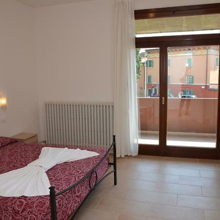 Trilocale Palazzo Garda Daire Garda  Dış mekan fotoğraf
