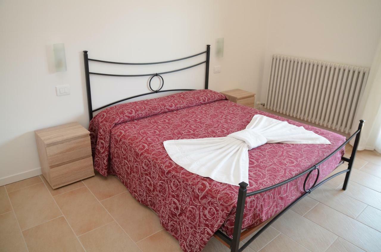 Trilocale Palazzo Garda Daire Garda  Dış mekan fotoğraf