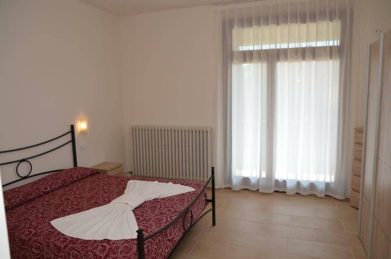 Trilocale Palazzo Garda Daire Garda  Dış mekan fotoğraf