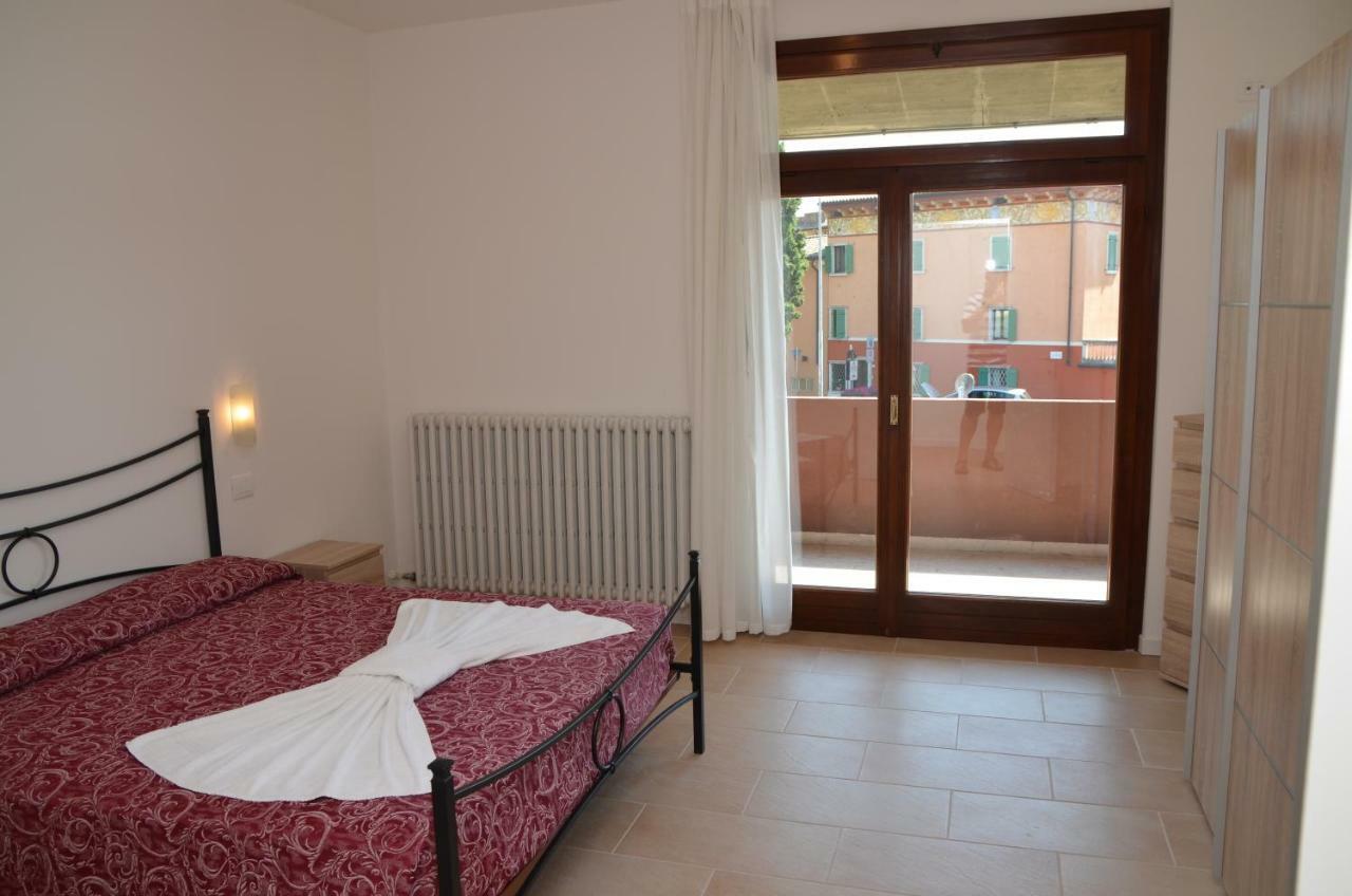 Trilocale Palazzo Garda Daire Garda  Dış mekan fotoğraf